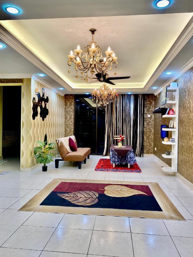 Kampong Kerdas Putravilla Condominium Lovely & Spacious With Public Pool מראה חיצוני תמונה